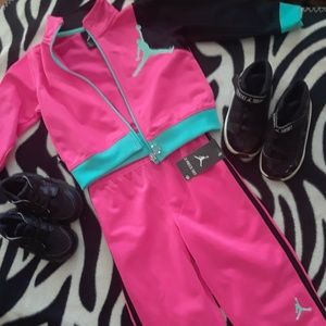 Girl's Jordan 2 piece set